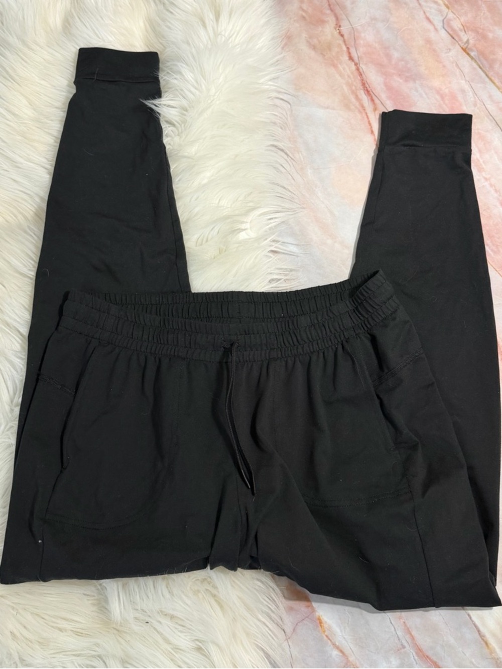 NOBULL lightweight tapered Joggers Medium
